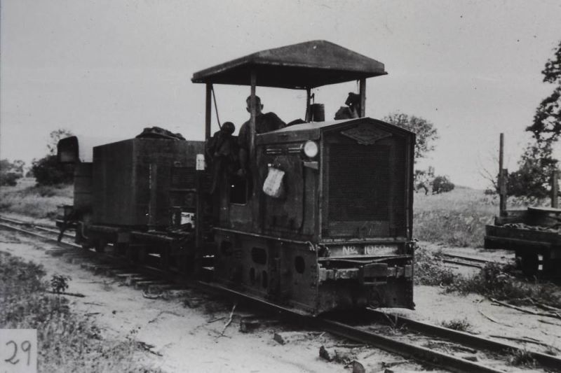 Locomotives on Queensland private railways - ARHS Qld
Slide 29 -  Malcolm Moore at Kalamia Mill.
