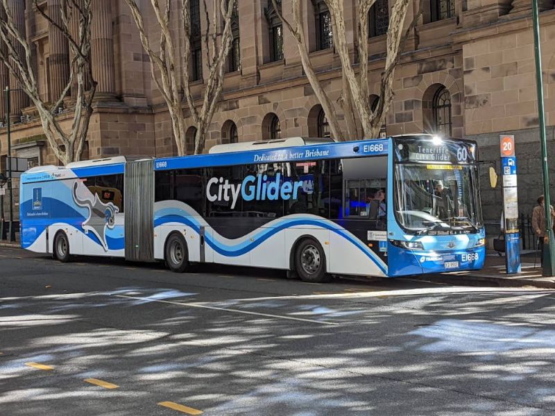 Articulated bus route 60
Adelaide St 2022
