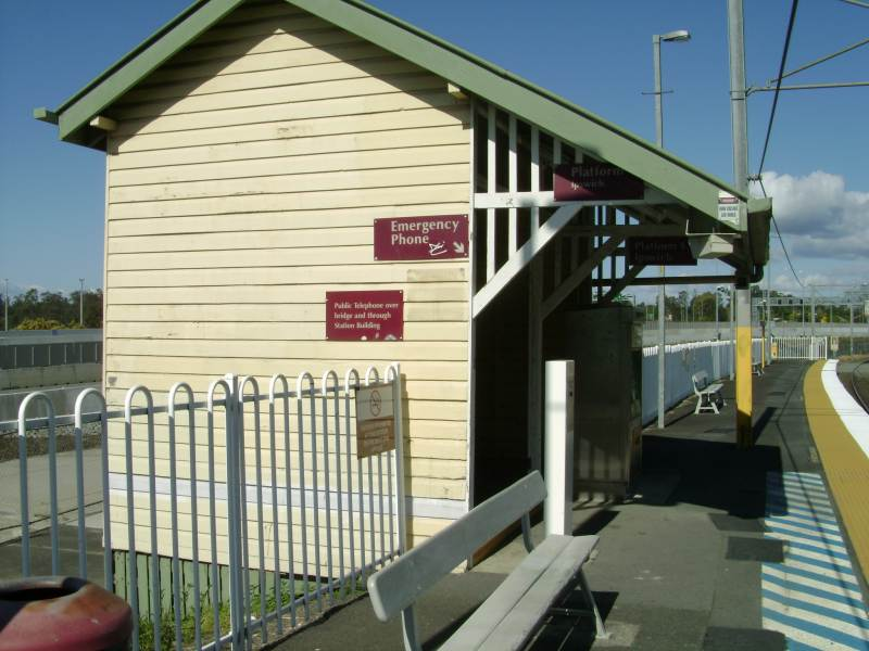 Gailes platform 1
Shelter on platform 1 at Gailes Station
