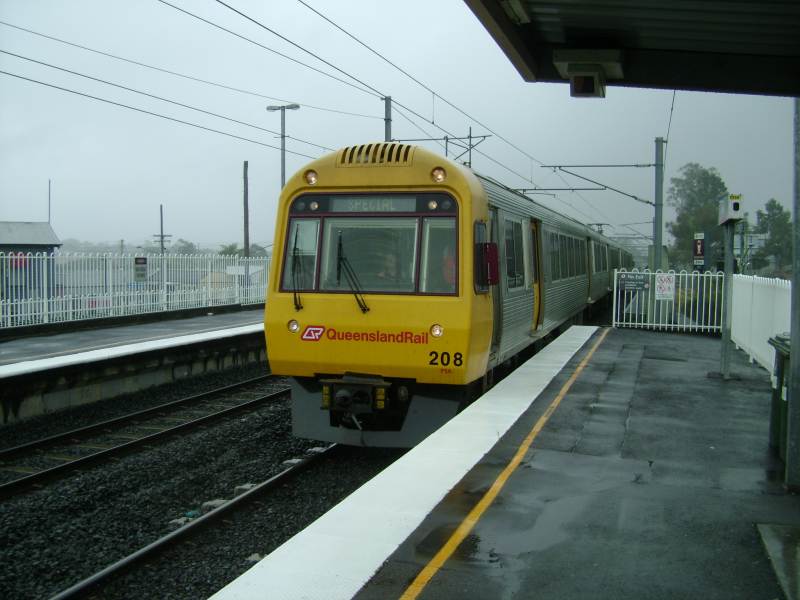 Buranda
SMU 208 at Buranda Station
