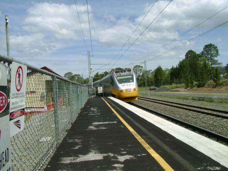 Tilt train at Traveston
Queensland Railways tilt train passing through Traveston.
