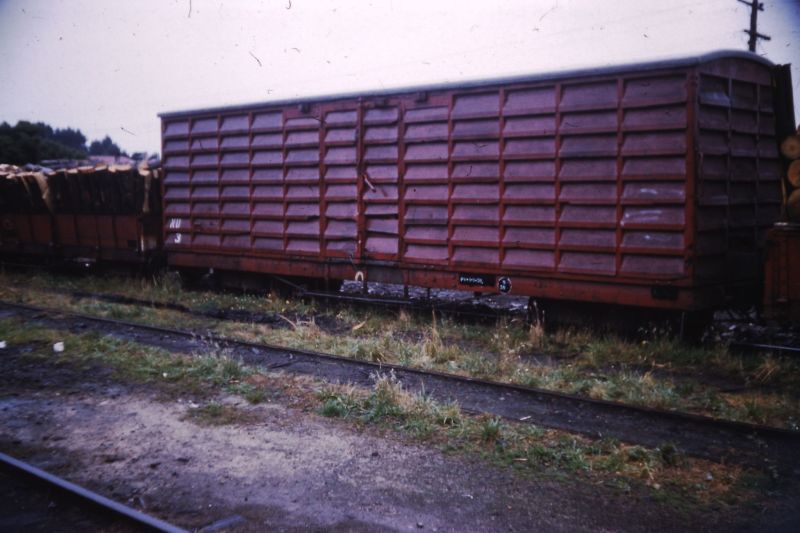 NU van
