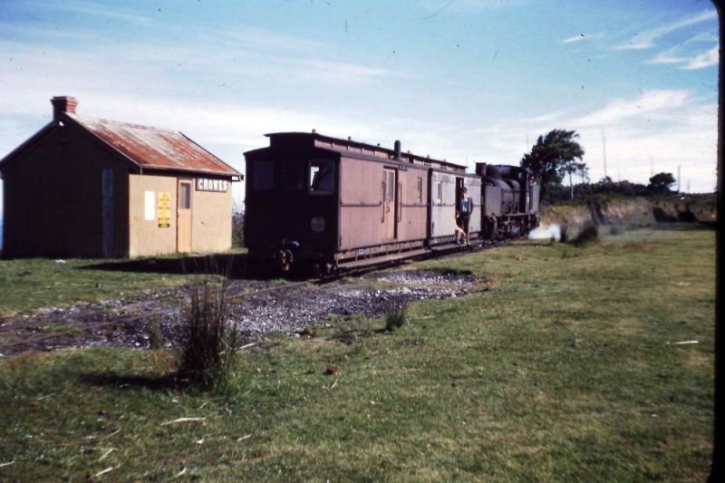 Last train from Crowes
About to depart.
