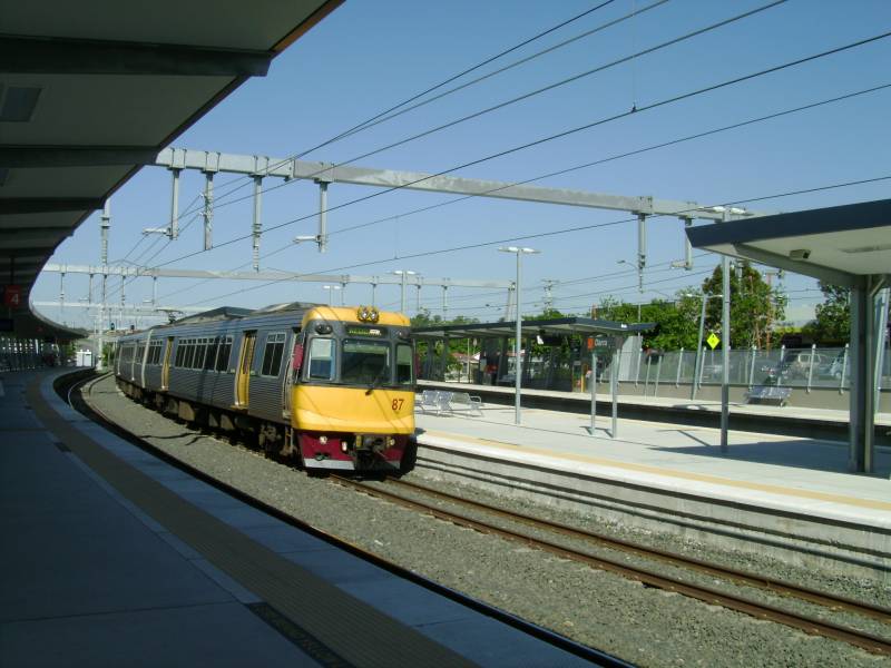 EMU 87 arriving at Darra
1st March 2011
