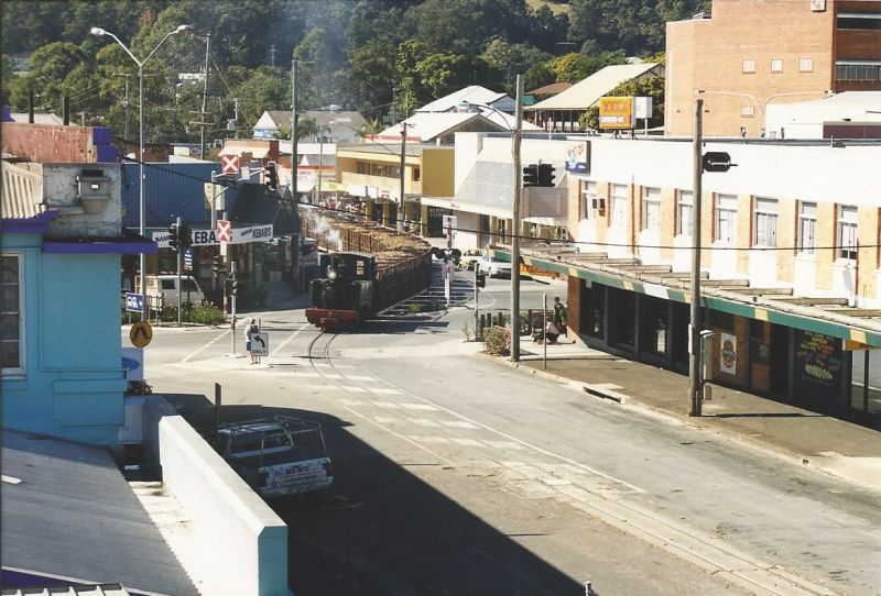 ANGRMS Bundy Fowler #5 visited Nambour in 1997 (Moreton Central Mill Centenary), and in 1999.  The Mill closed in 2003 and was demolished in 2006.
Steam says goodbye to Nambour .. hauling cane as did from 1897 ...
