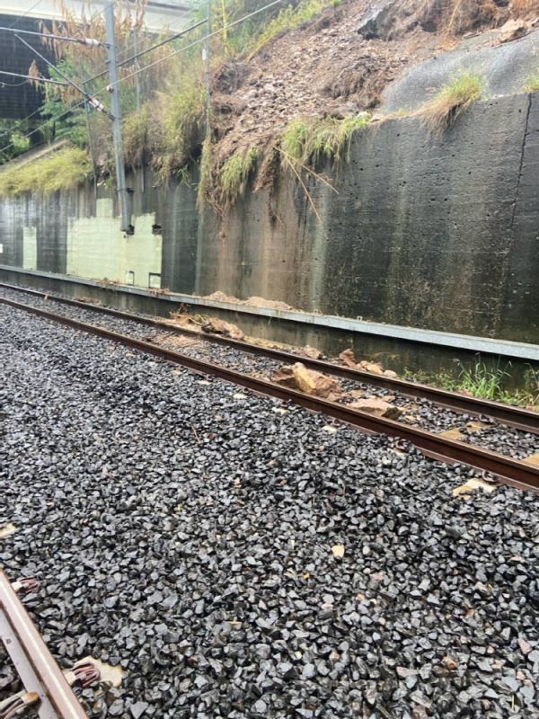 ML 38.7000km rock slide
Keywords: Queensland Railways, Floods