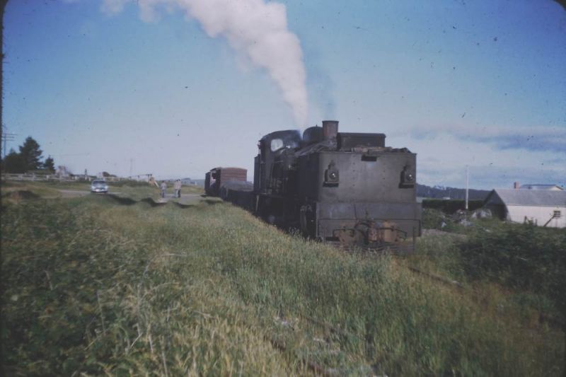 G41 at Weeaproinah
G41 shunting at Weeaproinah.

